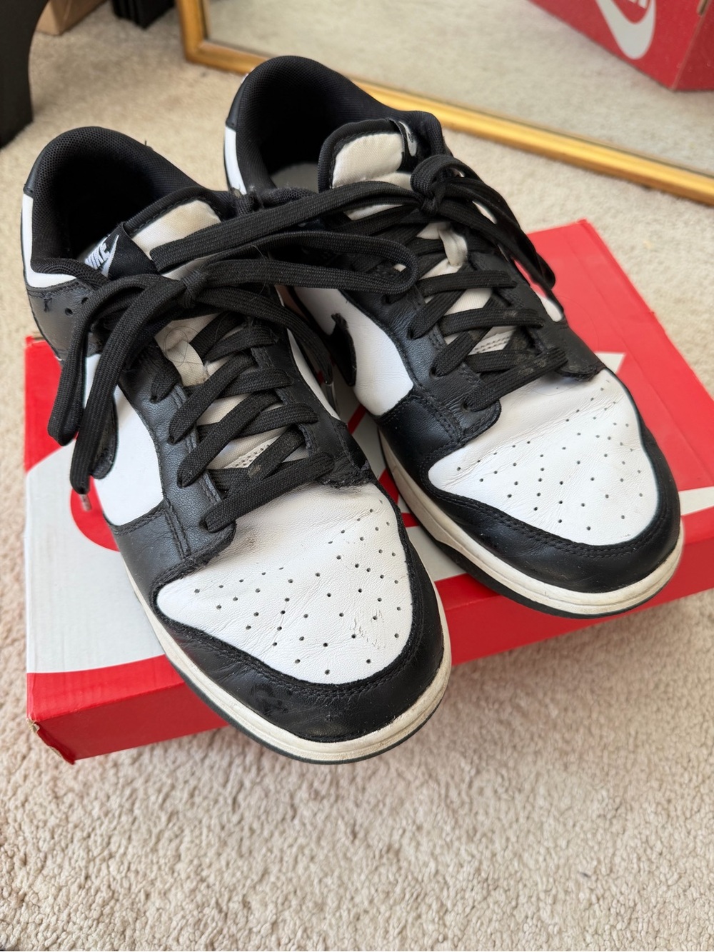 Nike Men’s Black and White Panda Dunks 10.5M
